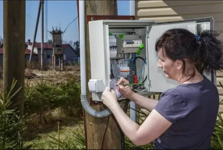 Prąd wsteczny na liczniku – co to znaczy i jak uniknąć problemów?