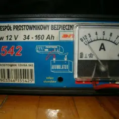 Ile prądu pobiera prostownik do akumulatora i jak to wpływa na rachunki